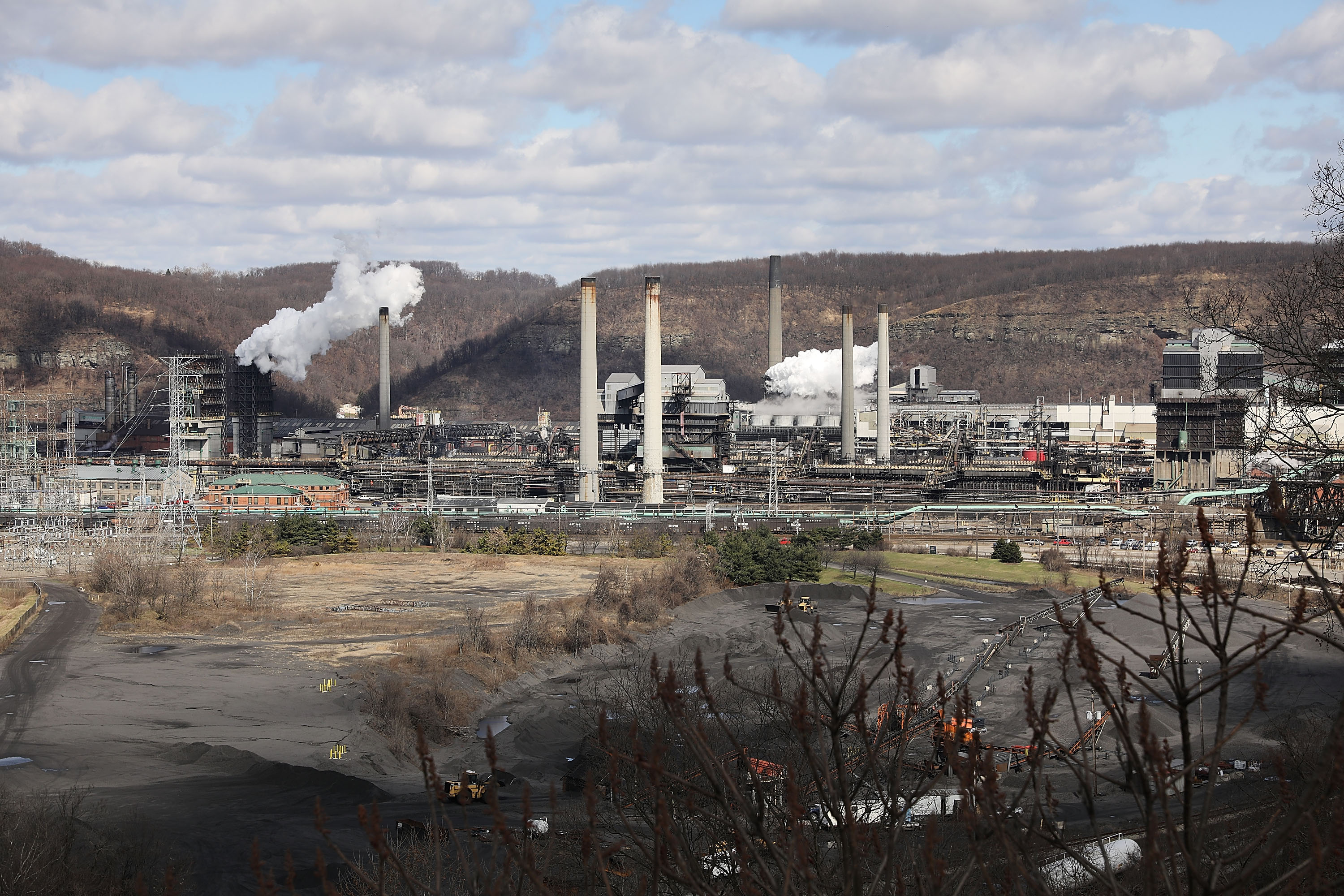 CLAIRTON, PA - MARCH 02:  The United States Steel Corporation plant stands in the town of Clairton on March 2, 2018 in Clairton, Pennsylvania. In a controversial move that has angered European Union leaders, President Donald Trump has announced a plan to place tariffs on steel and aluminum imports. The European Union head president, Jean-Claude Juncker, has said he will put tariffs on products like Harley-Davidsons, Kentucky bourbon and bluejeans if the steel tariffs go through.  (Photo by Spencer Platt/Getty Images)